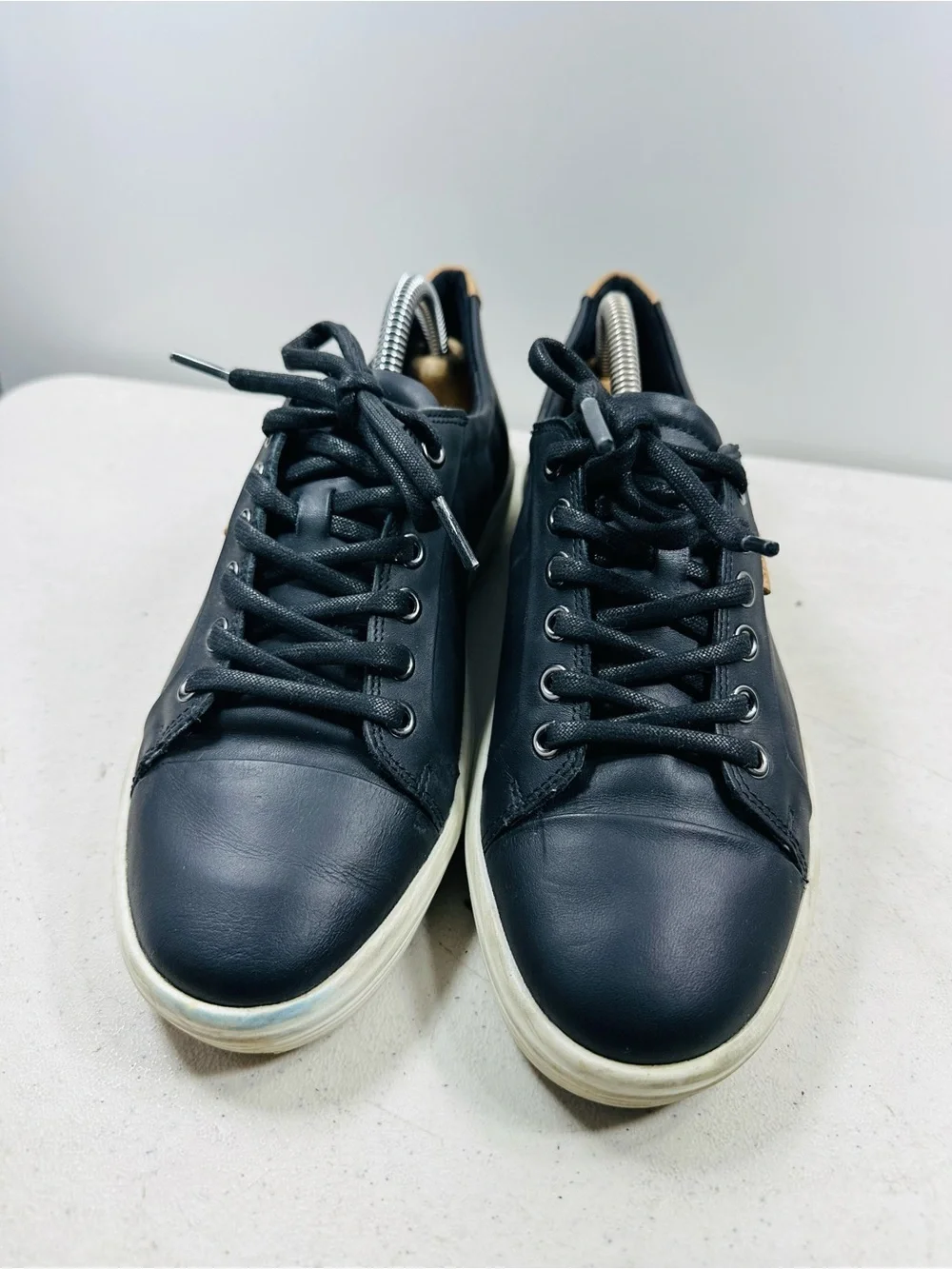 Ecco low profile